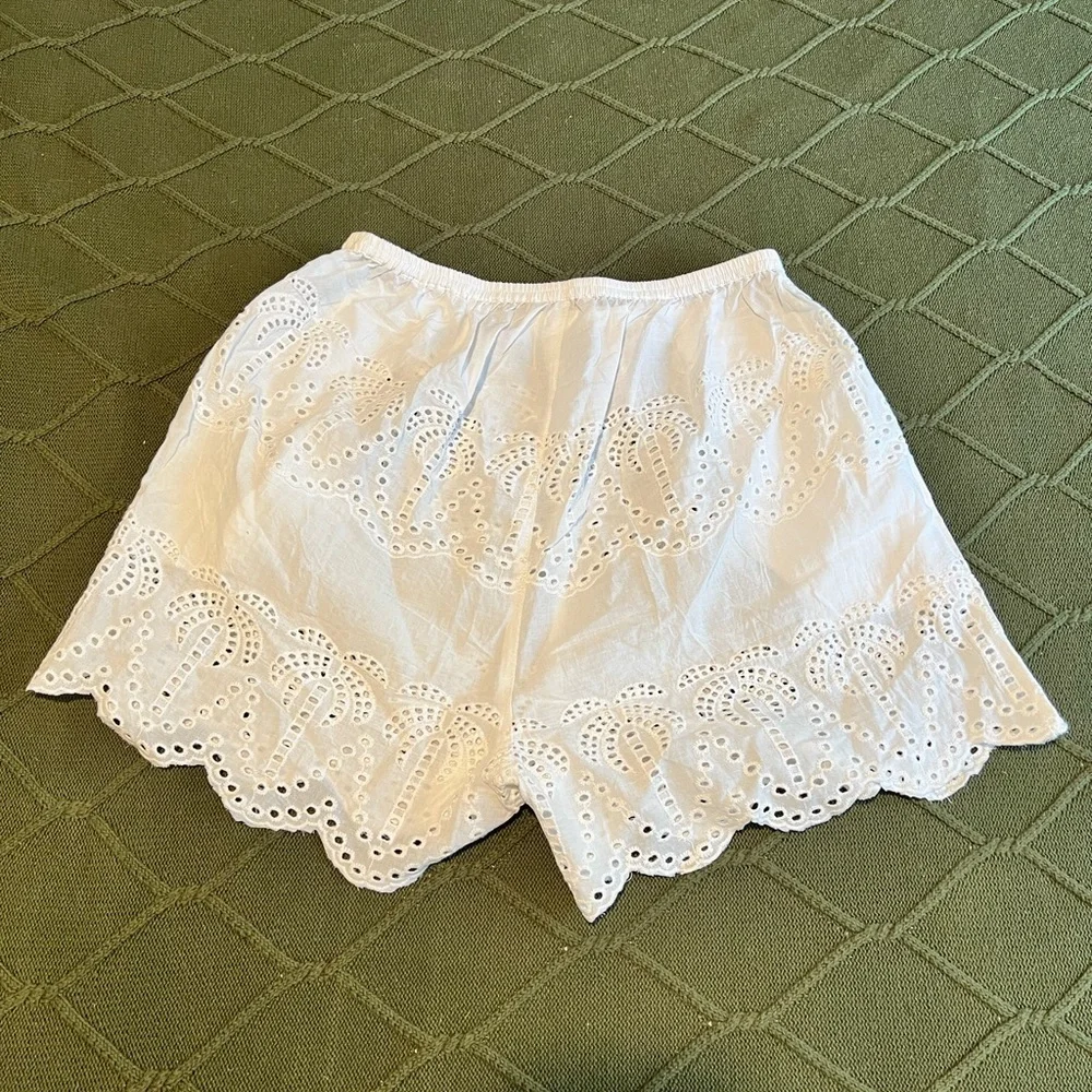 White Eyelet Lace Top and Shorts Set / Beach Coverup - Picture 12 of 15